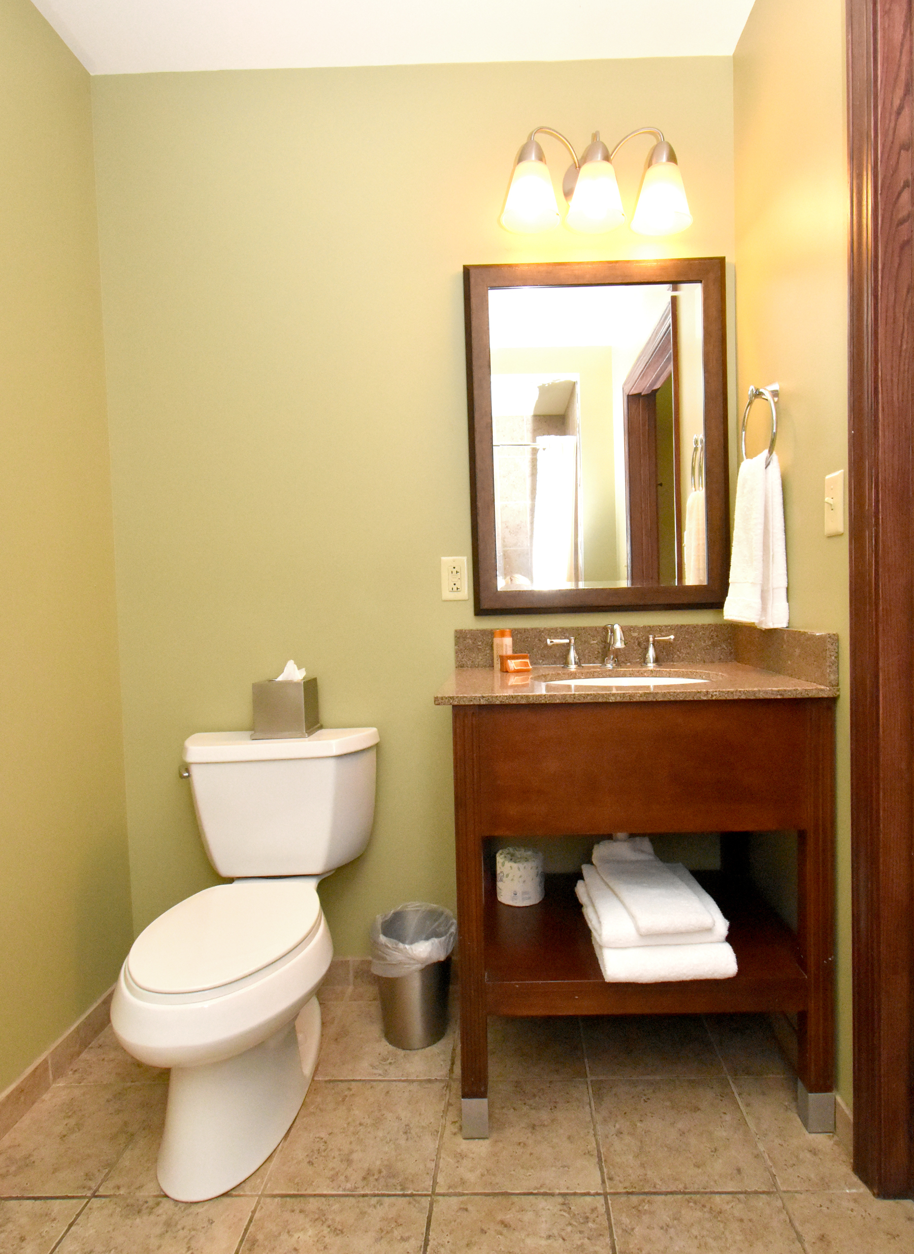 Deluxe Studio - Image 5